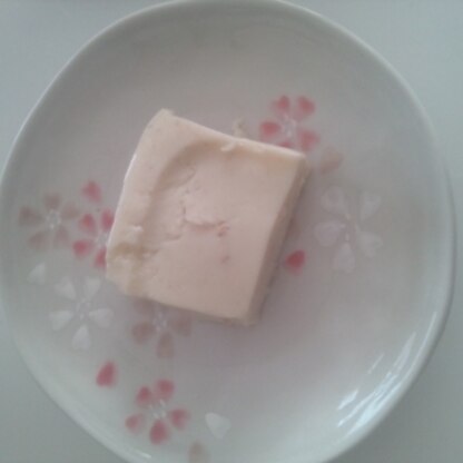 ごま豆腐を食べてみたくて作りました♪粉ゼラチンでできるんですね～☆おいしかったです(*^_^*)